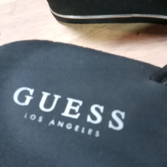 ( Shoe Sale 3/$5.00) GUESS Black Platform Sandals - Picture 4 of 5